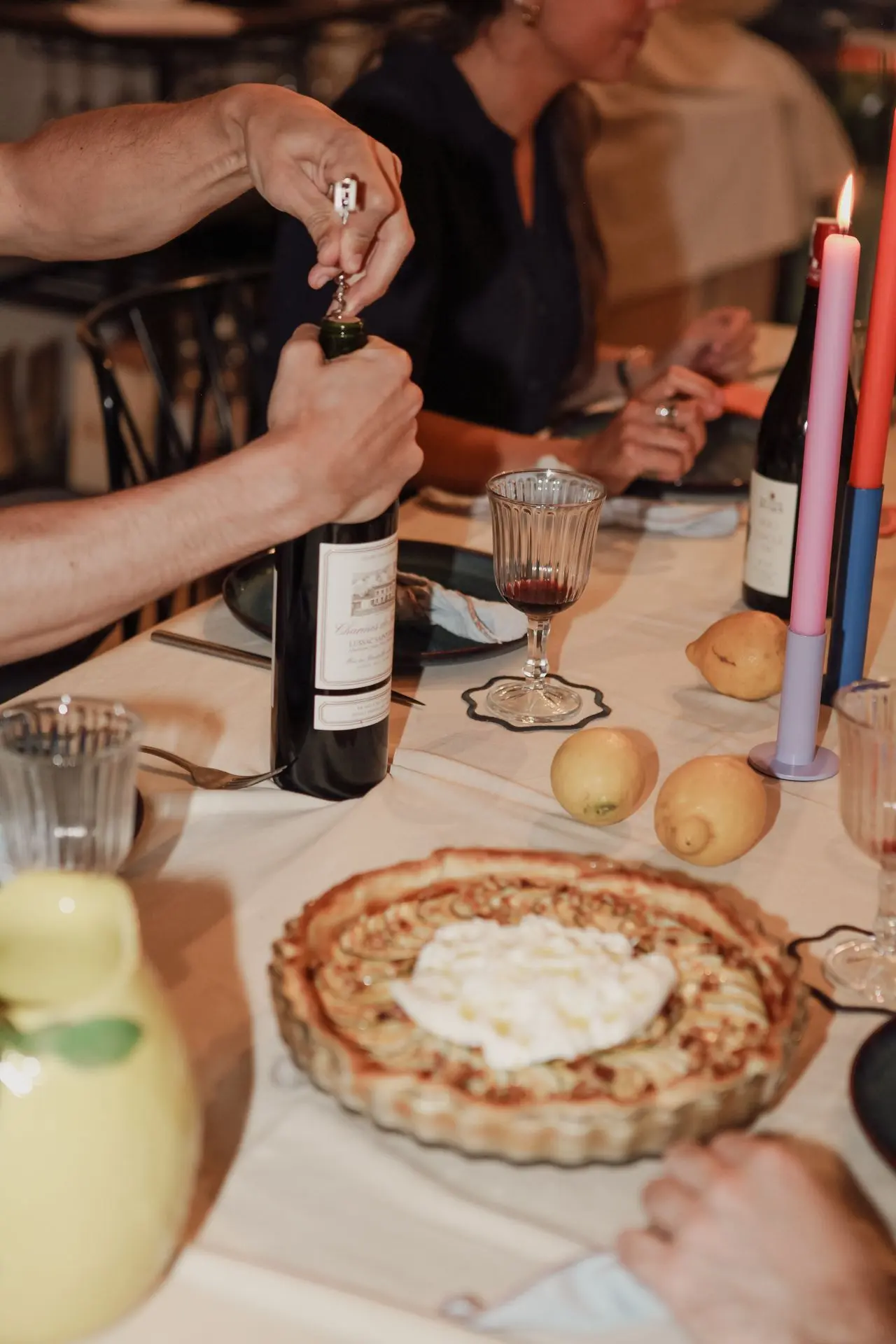 Table hôte conviviale, à partager