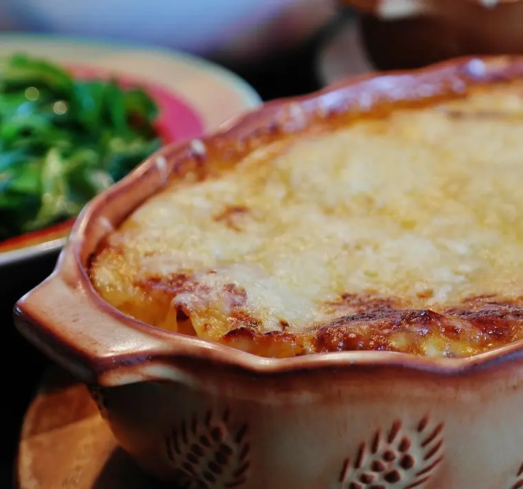 Gratin de légumes, coquillettes et fromage d’abbaye