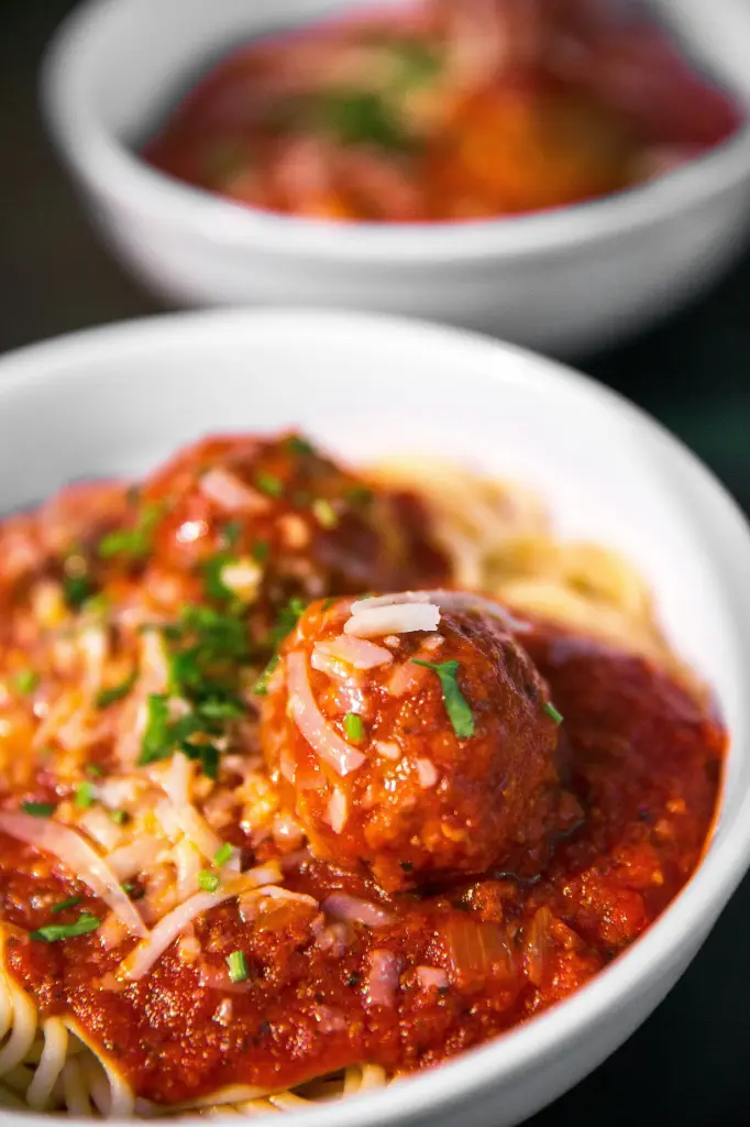 Boulettes sauce tomate avec courgettes et spaghettis