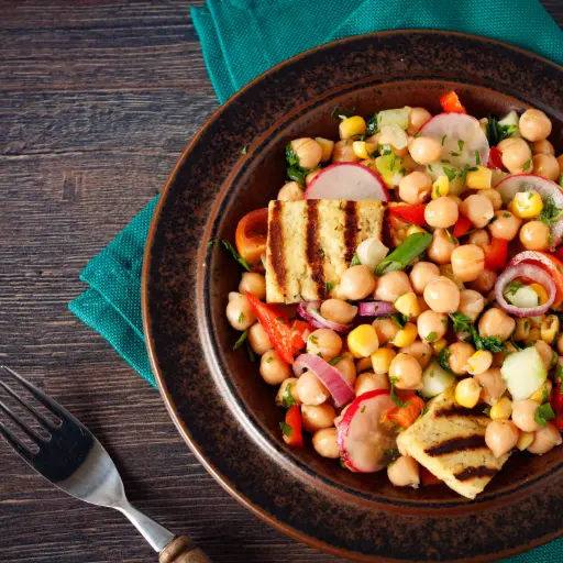 Grilled halloumi with chickpeas and naan bread